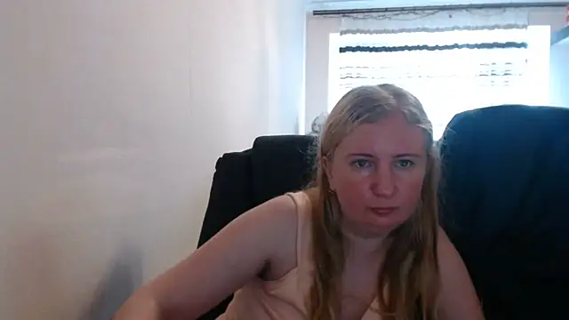 PeterAndJen online show from 06-30-26, 04:18