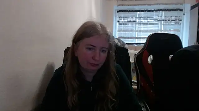 Snapshot of PeterAndJen chatting on 03-18-26, 06:20 PeterAndJen online show from 03-18-26, 06:20