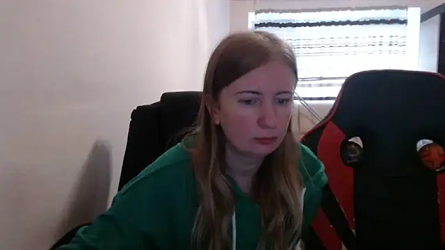 PeterAndJen online show from 10-20-25, 06:26