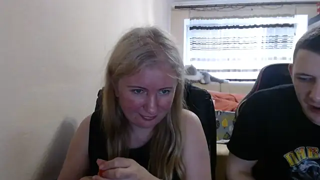 PeterAndJen online show from 06-12-26, 05:21