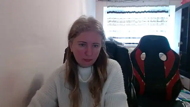 Snapshot of PeterAndJen chatting on 03-04-26, 07:38 PeterAndJen online show from 03-04-26, 07:38