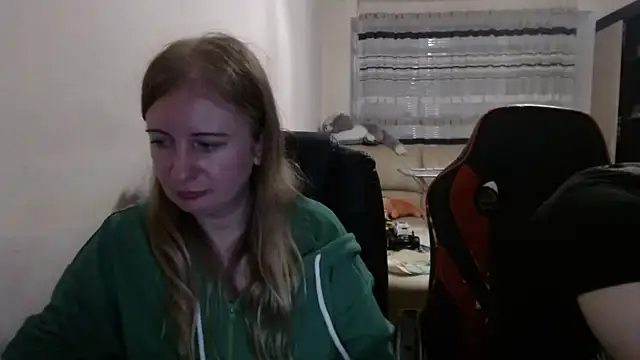 PeterAndJen online show from 10-21-25, 07:02