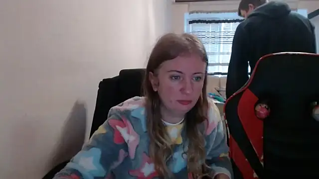 PeterAndJen online show from 12-19-25, 06:27