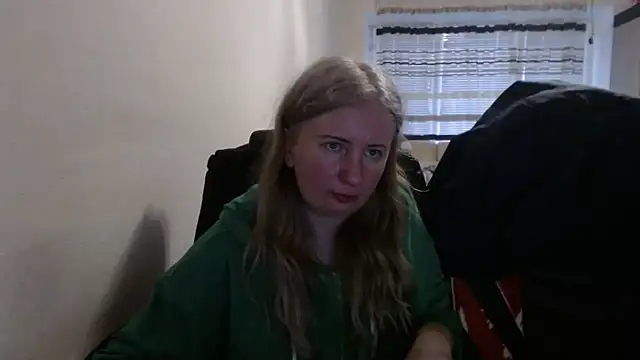 Snapshot of PeterAndJen chatting on 03-27-26, 08:32 PeterAndJen online show from 03-27-26, 08:32