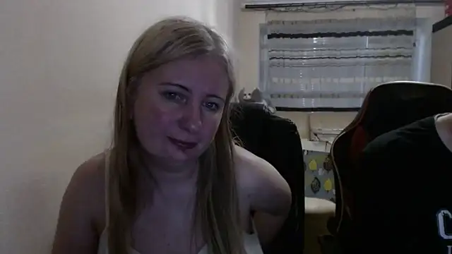 PeterAndJen online show from 05-24-26, 06:08