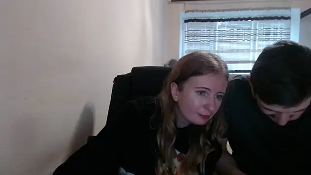 PeterAndJen online show from 12-05-25, 01:10