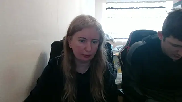 Snapshot of PeterAndJen chatting on 04-01-26, 01:41 PeterAndJen online show from 04-01-26, 01:41