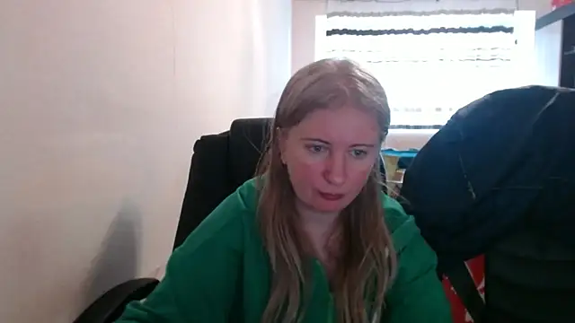 Snapshot of PeterAndJen chatting on 03-25-26, 07:30 PeterAndJen online show from 03-25-26, 07:30