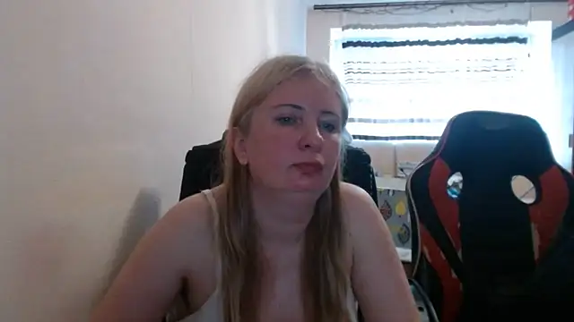 PeterAndJen online show from 05-23-26, 05:56