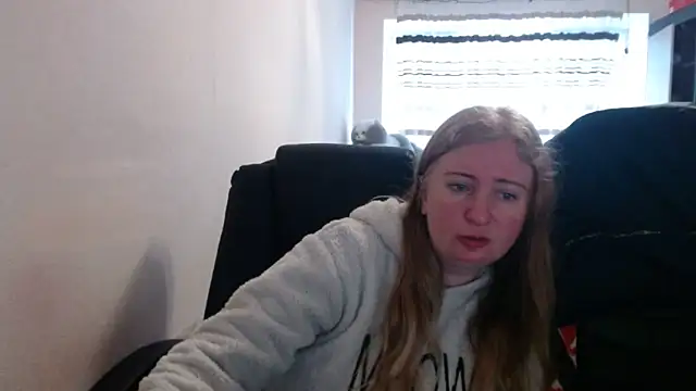 Snapshot of PeterAndJen chatting on 03-11-26, 09:25 PeterAndJen online show from 03-11-26, 09:25