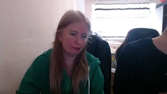 Snapshot of PeterAndJen chatting on 03-23-26, 06:57 PeterAndJen online show from 03-23-26, 06:57