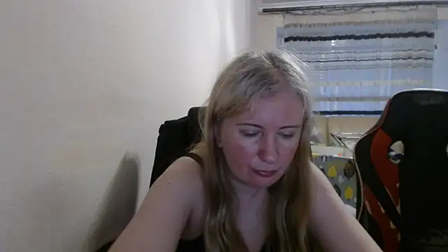 PeterAndJen online show from 06-17-26, 06:29