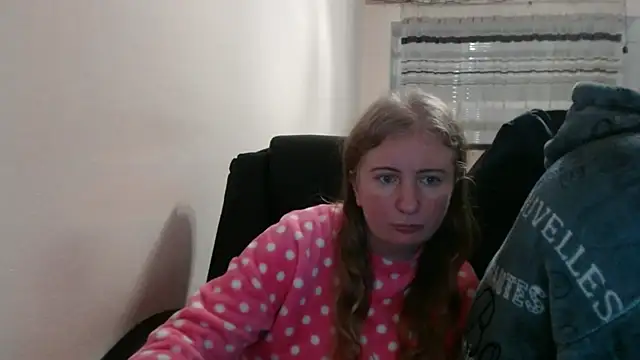 PeterAndJen online show from 01-08-26, 07:53