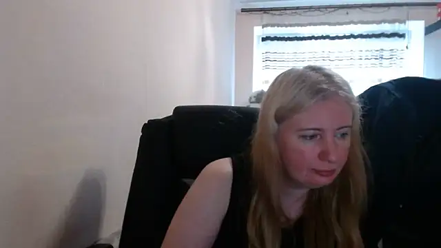 PeterAndJen online show from 06-13-26, 05:27