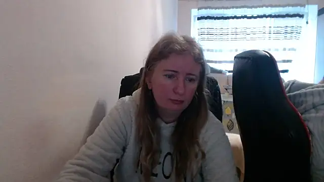 PeterAndJen online show from 02-19-26, 06:27