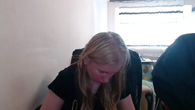 PeterAndJen online show from 05-17-26, 04:18