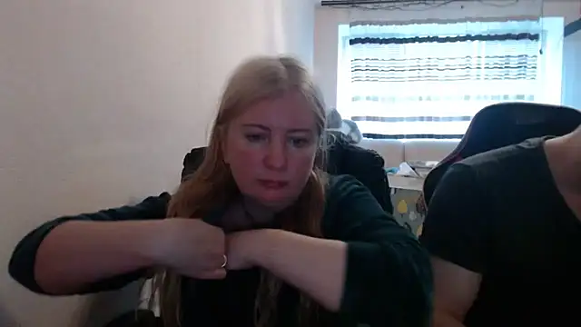PeterAndJen online show from 05-15-26, 07:06