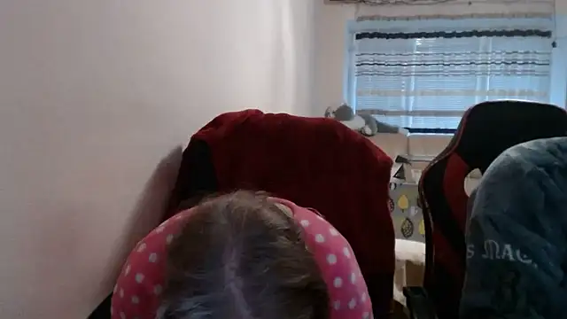 PeterAndJen online show from 01-07-26, 07:24