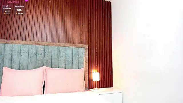 Snapshot of Pinkceeleste chatting on 05-20-26, 04:31 Pinkceeleste online show from 05-20-26, 04:31