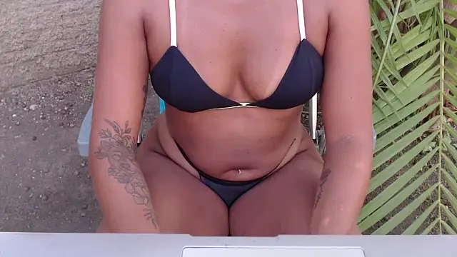 Snapshot of docemorena chatting on 01-13-26, 05:50 docemorena online show from 01-13-26, 05:50