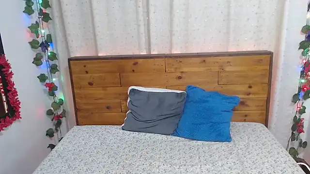 NikkieMilky online show from 02-10-26, 01:48