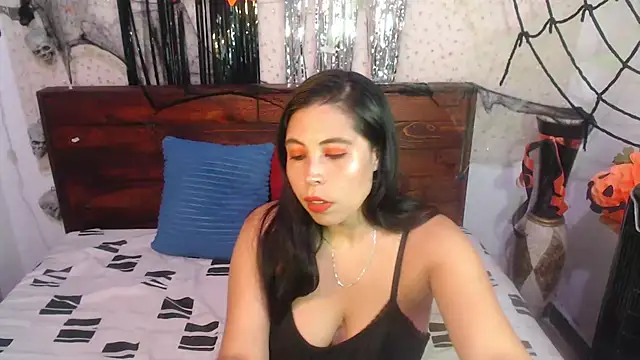 Snapshot of NikkieMilky chatting on 10-23-25, 12:53 NikkieMilky online show from 10-23-25, 12:53