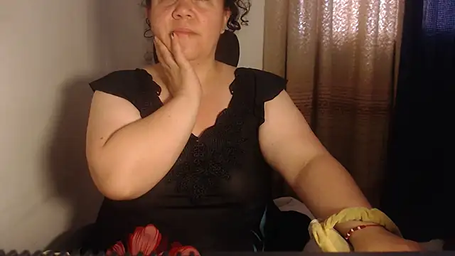 agathamiller01 online show from 06-18-26, 12:32