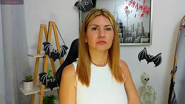 bella  adams online show from 10-22-25, 03:11