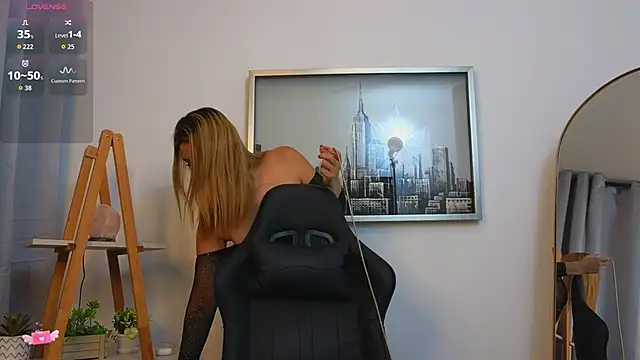 bella  adams online show from 11-19-25, 10:59