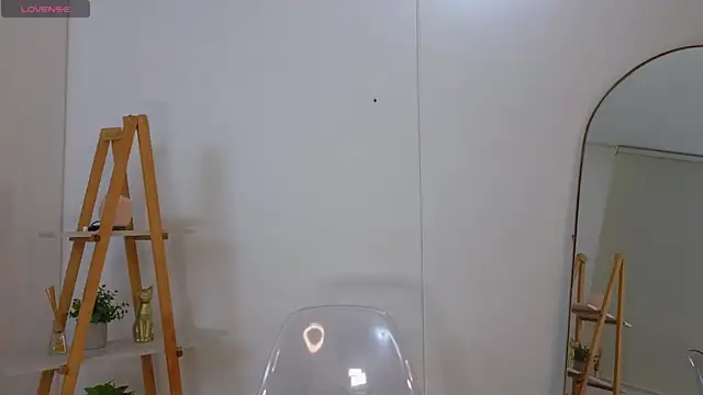 bella  adams online show from 04-04-26, 10:55