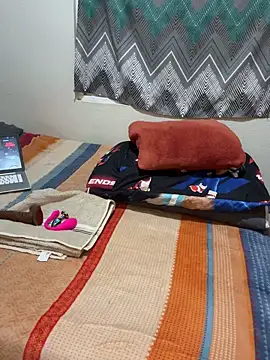 MileyGia online show from 12-20-25, 01:30