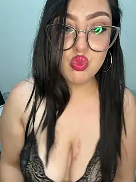 MileyGia online show from 05-17-26, 12:21