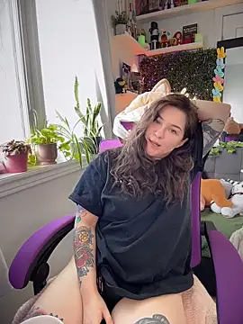 JennKenobi online show from 03-18-26, 02:08