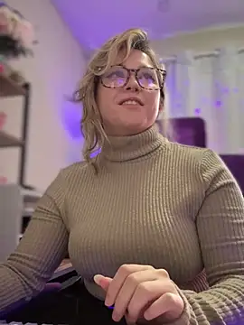 JennKenobi online show from 02-13-25, 03:03