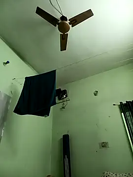 PrabV0319 online show from 10-28-25, 05:12