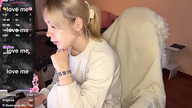 ariashaa online show from 10-27-25, 02:07