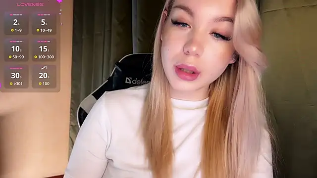 ariashaa online show from 11-14-25, 04:43