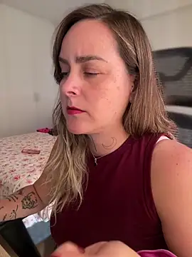 Snapshot of misslulipop chatting on 03-19-25, 08:00 misslulipop online show from 03-19-25, 08:00