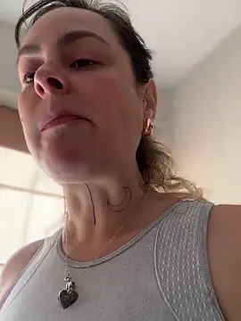 Snapshot of misslulipop chatting on 09-24-25, 02:23 misslulipop online show from 09-24-25, 02:23