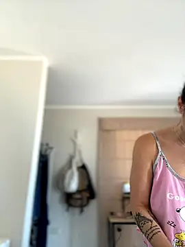 Snapshot of misslulipop chatting on 11-09-25, 02:43 misslulipop online show from 11-09-25, 02:43