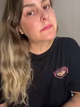 Snapshot of misslulipop chatting on 03-19-25, 02:48 misslulipop online show from 03-19-25, 02:48