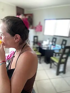 Snapshot of misslulipop chatting on 02-19-26, 07:33 misslulipop online show from 02-19-26, 07:33