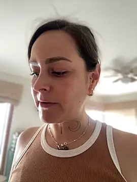 Snapshot of misslulipop chatting on 10-25-25, 09:26 misslulipop online show from 10-25-25, 09:26