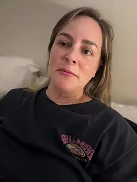 Snapshot of misslulipop chatting on 02-25-25, 12:47 misslulipop online show from 02-25-25, 12:47