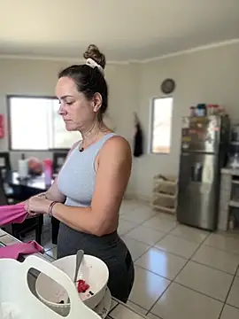 Snapshot of misslulipop chatting on 10-31-25, 06:04 misslulipop online show from 10-31-25, 06:04