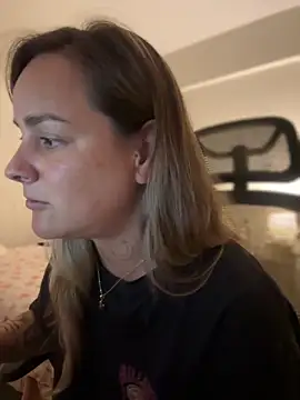 Snapshot of misslulipop chatting on 02-26-25, 01:25 misslulipop online show from 02-26-25, 01:25