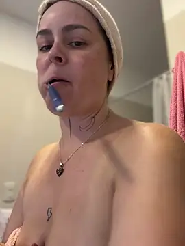 Snapshot of misslulipop chatting on 03-08-25, 07:31 misslulipop online show from 03-08-25, 07:31