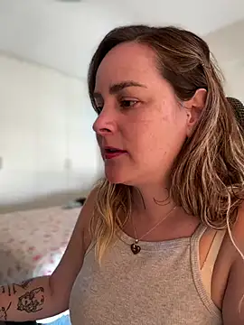 Snapshot of misslulipop chatting on 03-17-25, 07:37 misslulipop online show from 03-17-25, 07:37