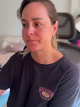 Snapshot of misslulipop chatting on 03-08-25, 04:28 misslulipop online show from 03-08-25, 04:28