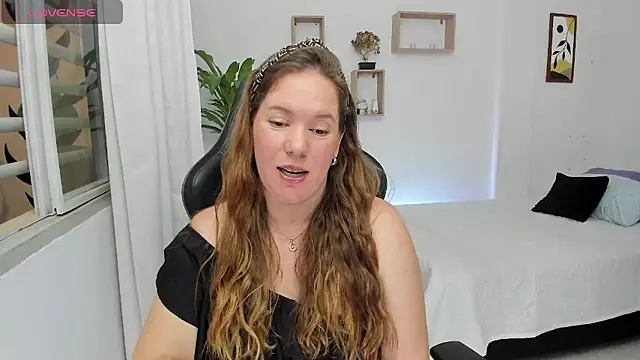 Snapshot of tamy_shine87 chatting on 01-26-25, 02:56 tamy shine87 online show from 01-26-25, 02:56